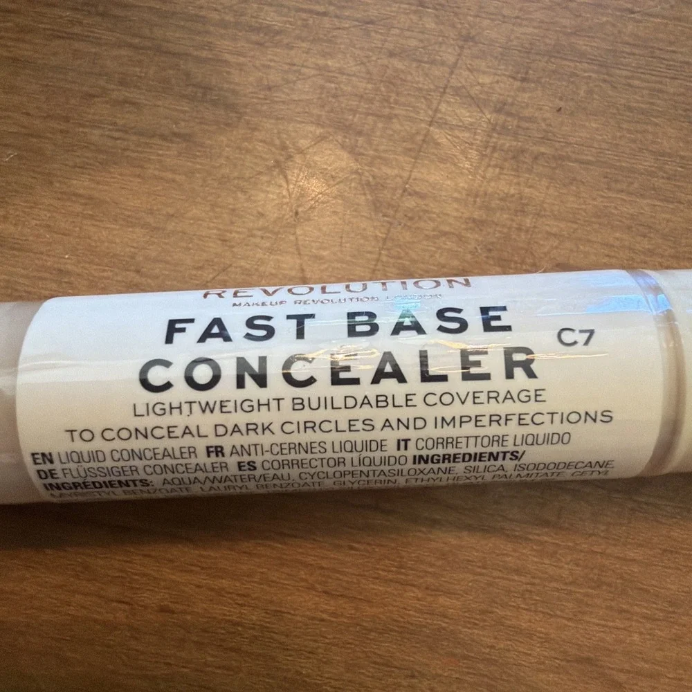 NEW Makeup Revolution Lightweight Fast Base Concealer C7 0.15fl oz/4.5ml